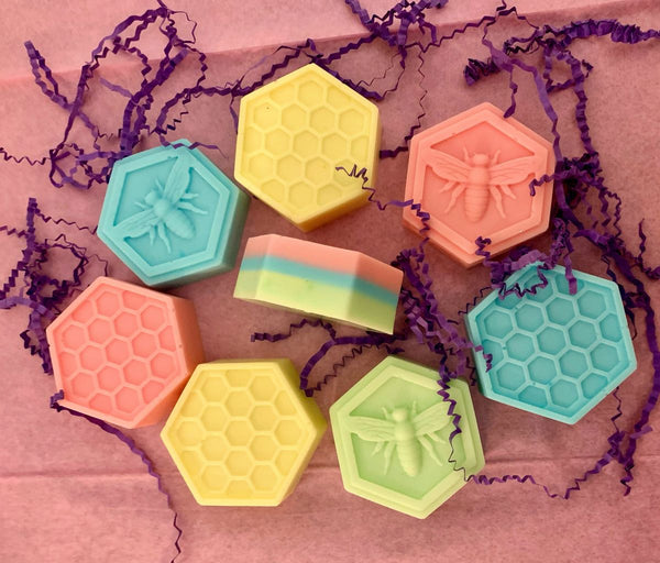 Conjunto de abejas de colores